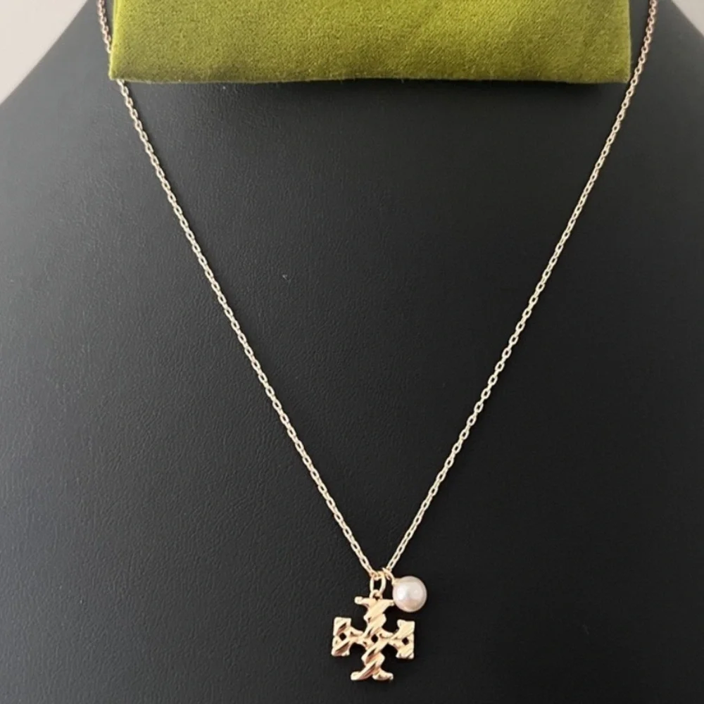 Tory Burch Textured Rope Pearl Pendant in Silver - Picture 8 of 10